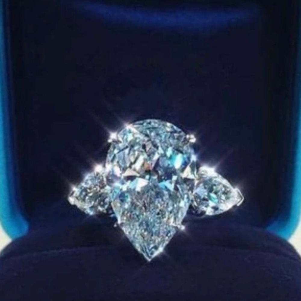 💖5 items for $25 Sale!💖 Rhinestone Water-drop Decor Ring